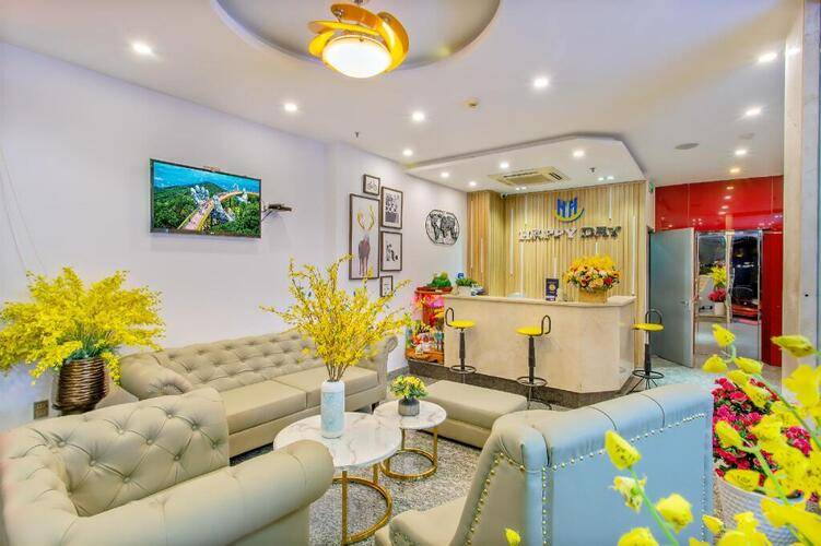 Happy Day Hotel
