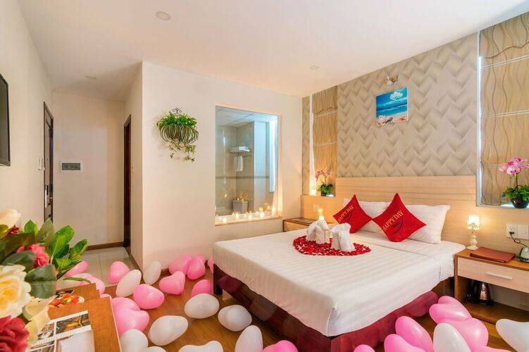 Happy Day Hotel