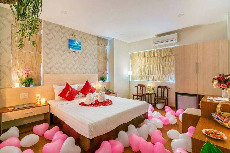 Happy Day Hotel