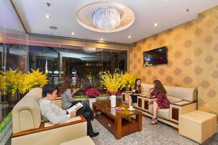 Happy Day Hotel