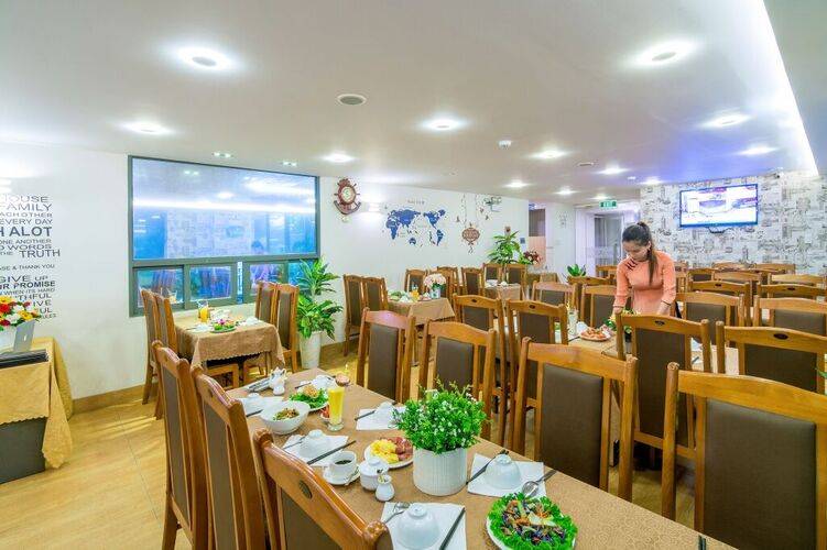 Happy Day Hotel