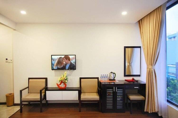May Hotel