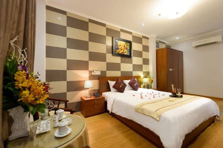 Iris Hotel