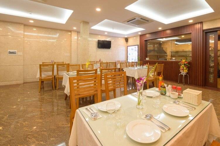 Iris Hotel