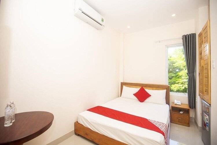 OYO 119 Sunshine Beach Hotel