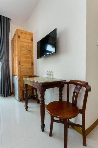 OYO 119 Sunshine Beach Hotel