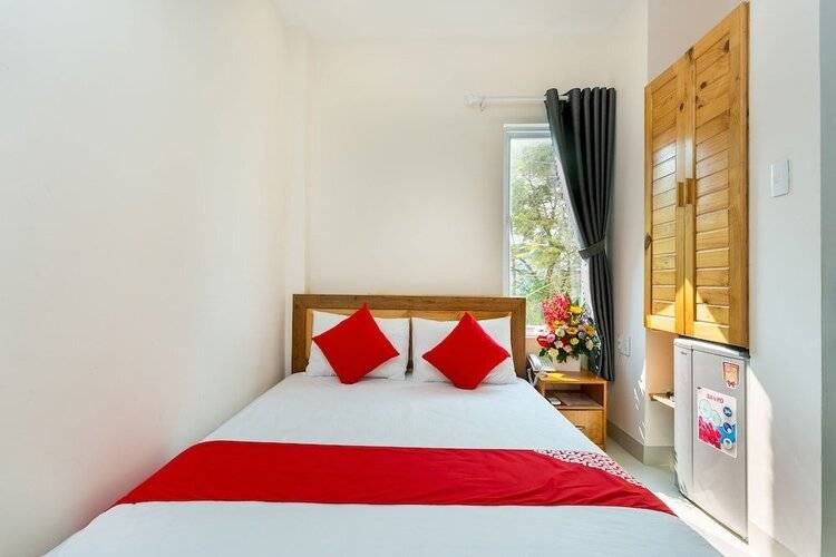 OYO 119 Sunshine Beach Hotel