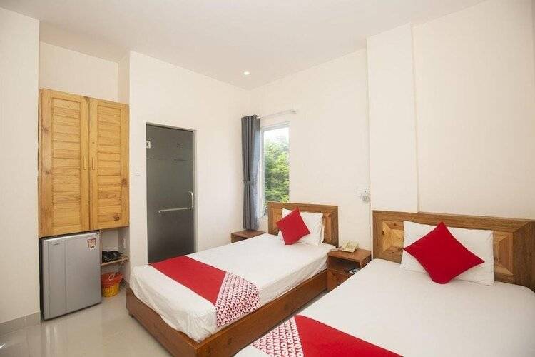 OYO 119 Sunshine Beach Hotel