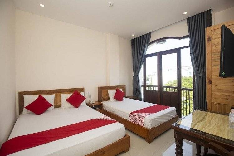 OYO 119 Sunshine Beach Hotel