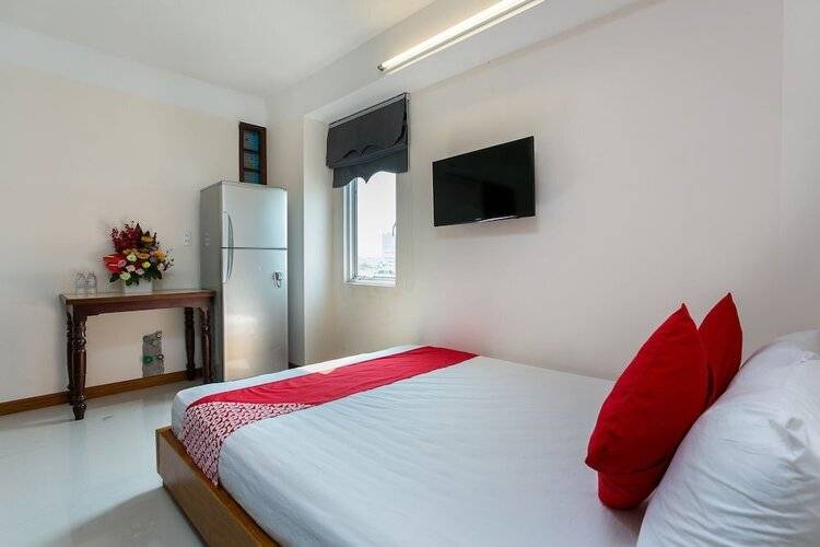 OYO 119 Sunshine Beach Hotel