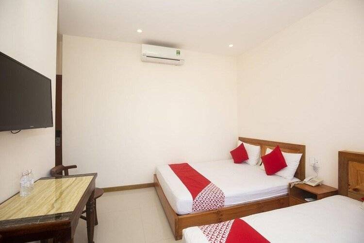 OYO 119 Sunshine Beach Hotel