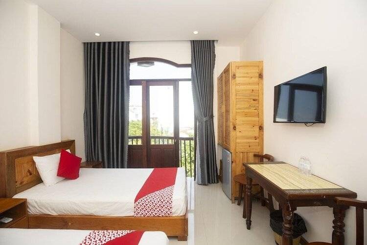 OYO 119 Sunshine Beach Hotel