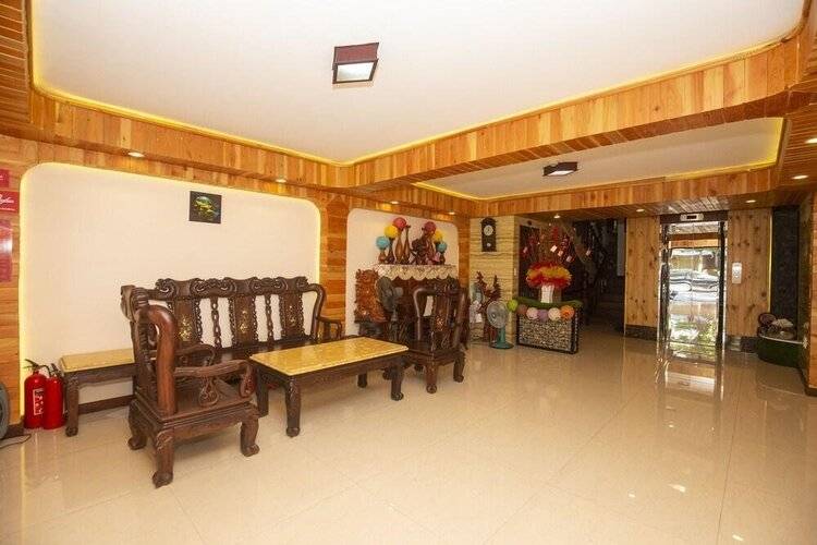 OYO 119 Sunshine Beach Hotel