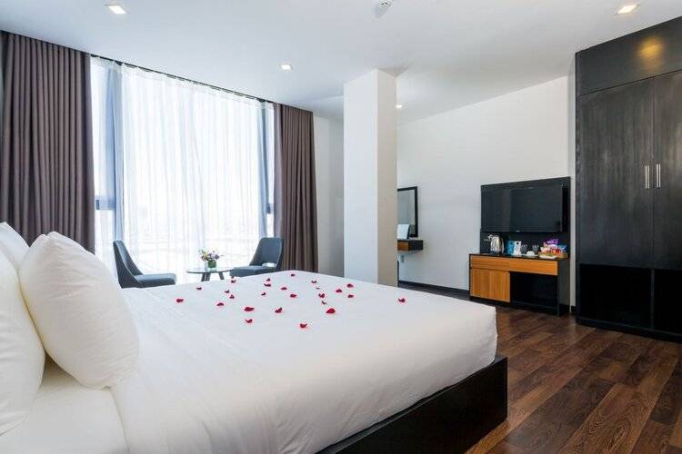 Platinum Danang Hotel