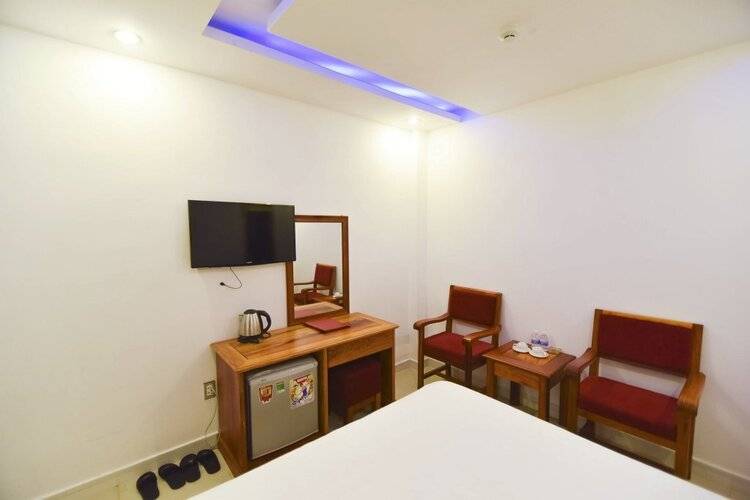 San San Hotel
