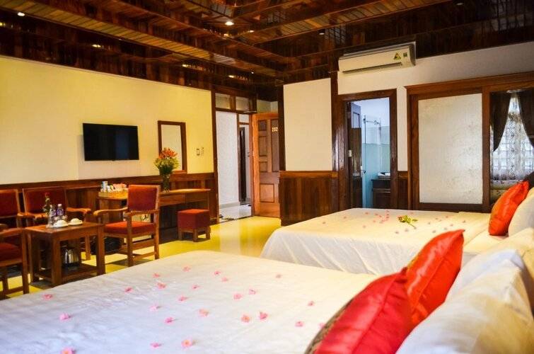 San San Hotel