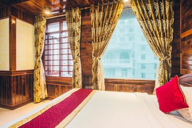 San San Hotel