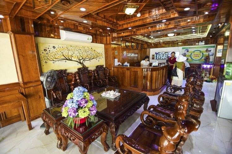 San San Hotel