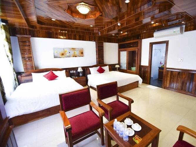 San San Hotel