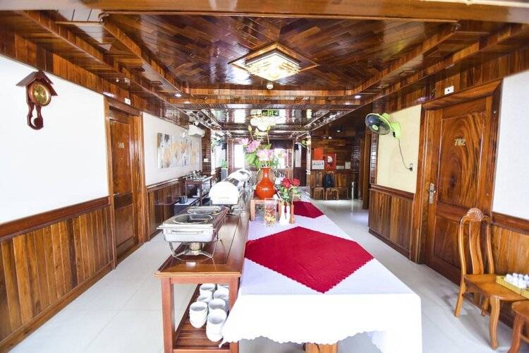 San San Hotel