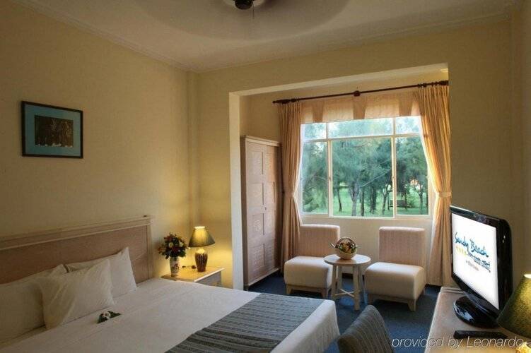Sandy Beach Non Nuoc Resort