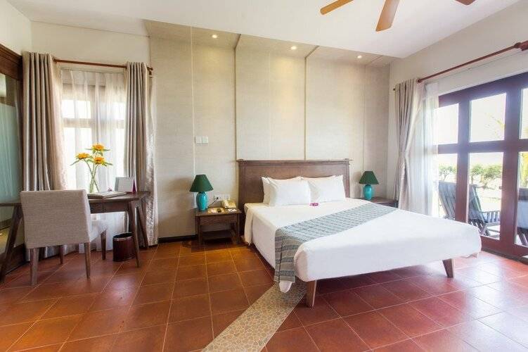 Sandy Beach Non Nuoc Resort