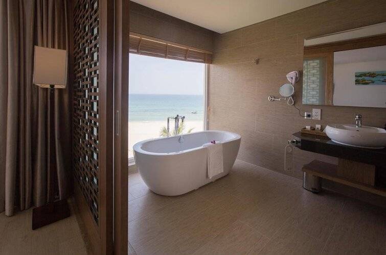 Sandy Beach Non Nuoc Resort