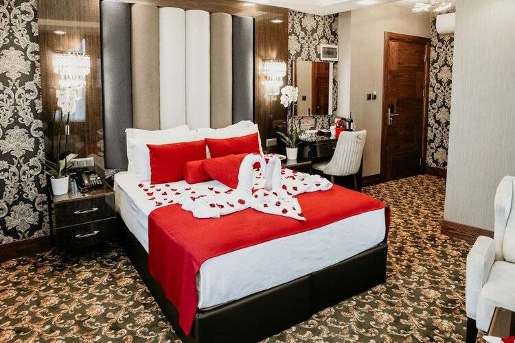 Grand Lark Otel