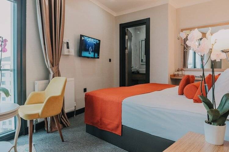 Grand Lark Otel