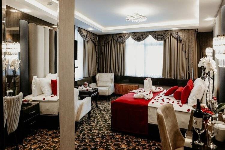Grand Lark Otel