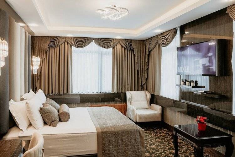 Grand Lark Otel