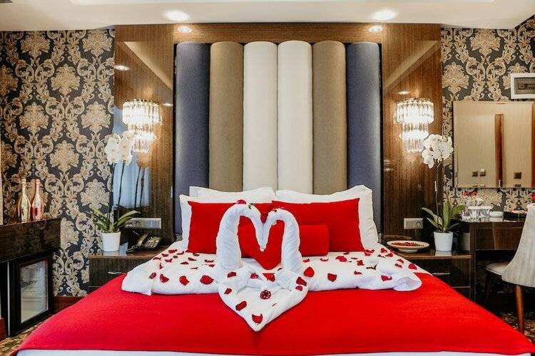 Grand Lark Otel