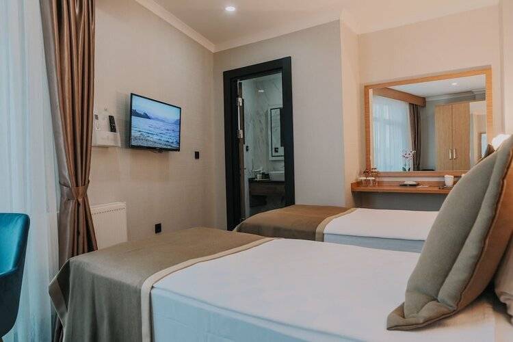 Grand Lark Otel
