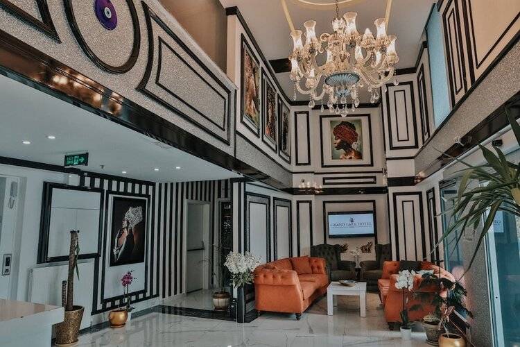 Grand Lark Otel