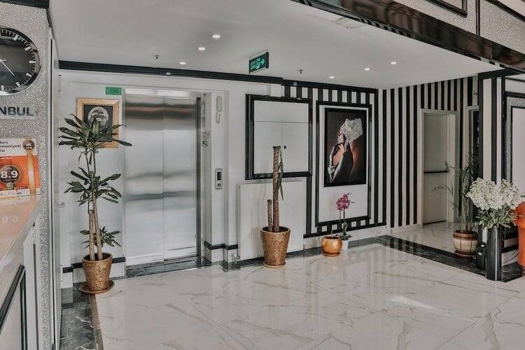 Grand Lark Otel