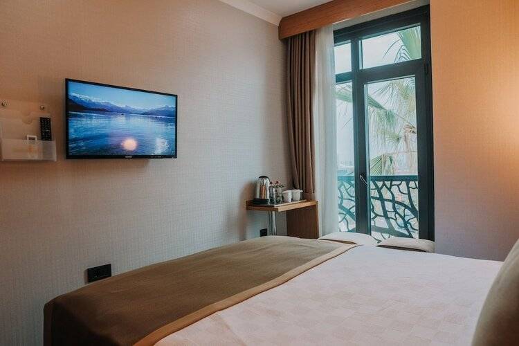 Grand Lark Otel