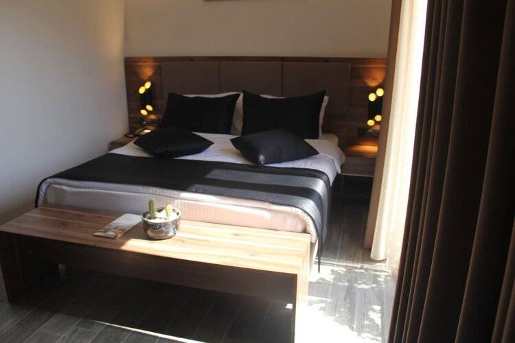 Mari Suites Hotel