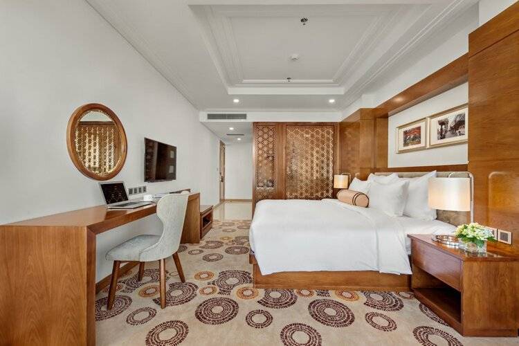 Paris Deli Danang Beach Hotel