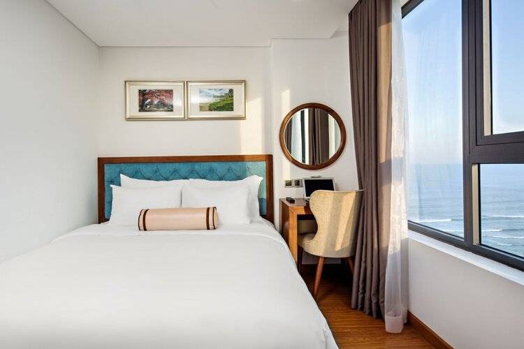 Paris Deli Danang Beach Hotel