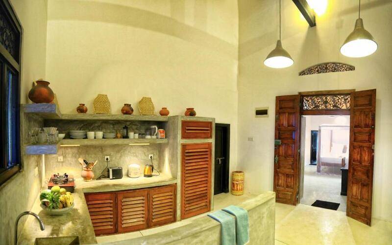 Blue Parrot Beach Villa