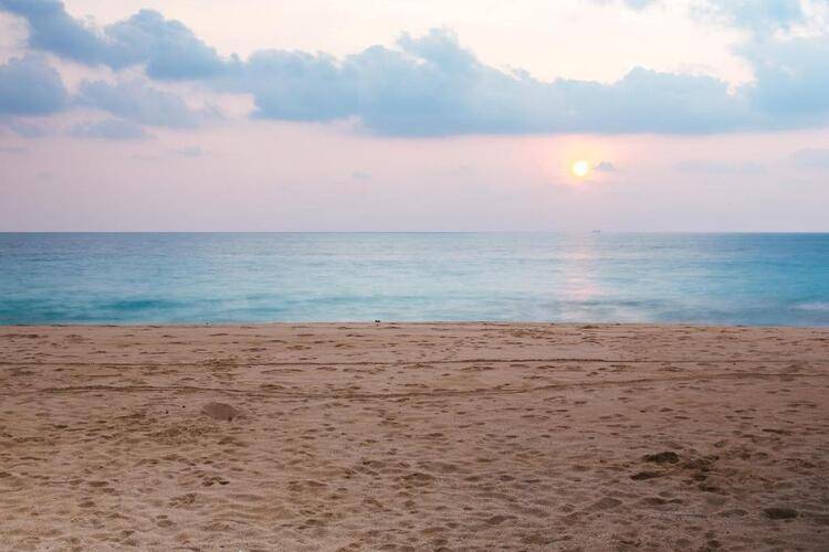 Blue Parrot Beach Villa