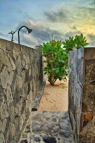 Blue Parrot Beach Villa