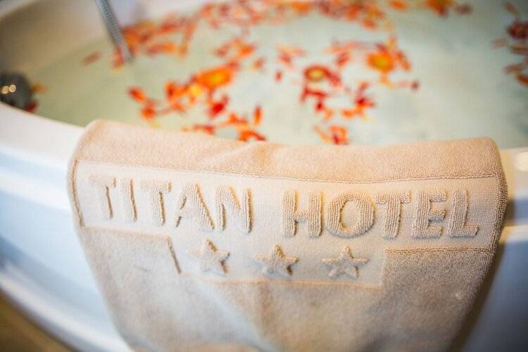 Titan Hotel