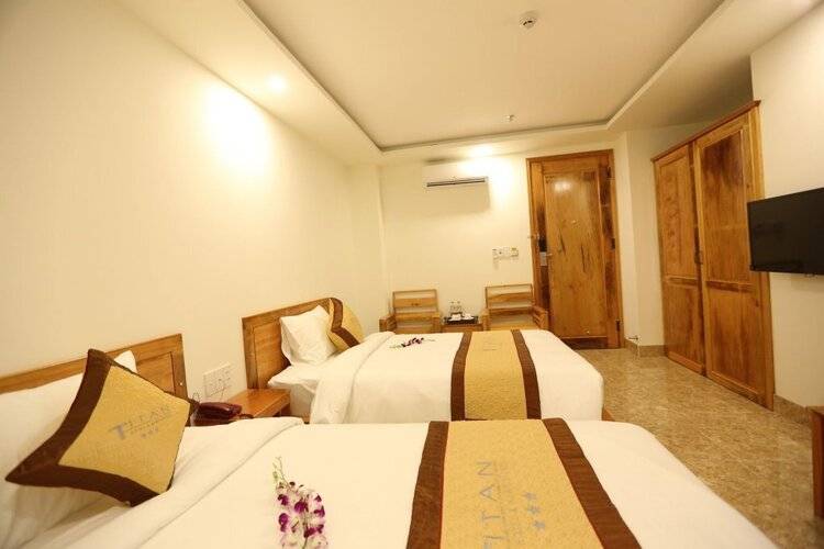 Titan Hotel