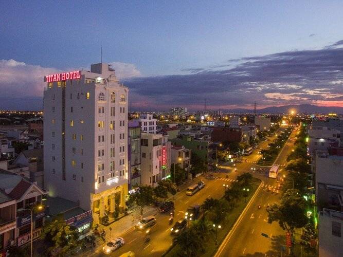 Titan Hotel