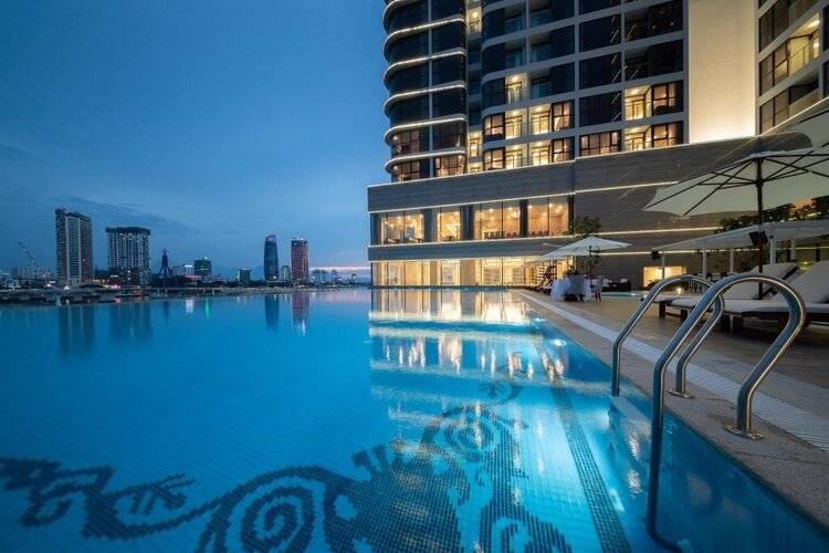 Melia Vinpearl Danang Riverfront
