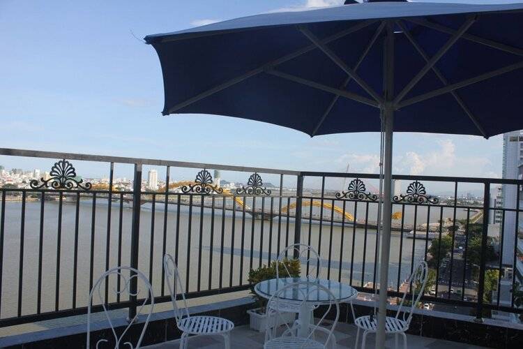 Pariat River Front Hotel