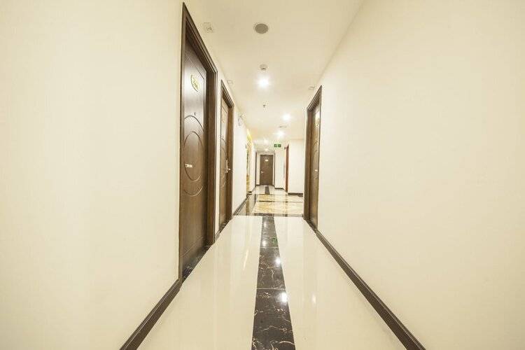 Pariat River Front Hotel