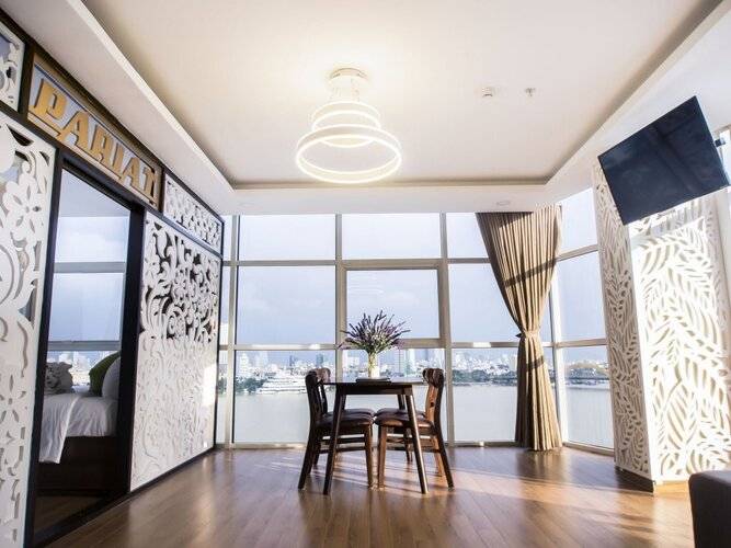 Pariat River Front Hotel