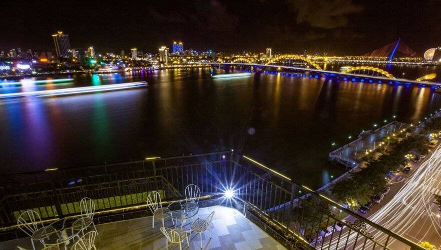 Pariat River Front Hotel